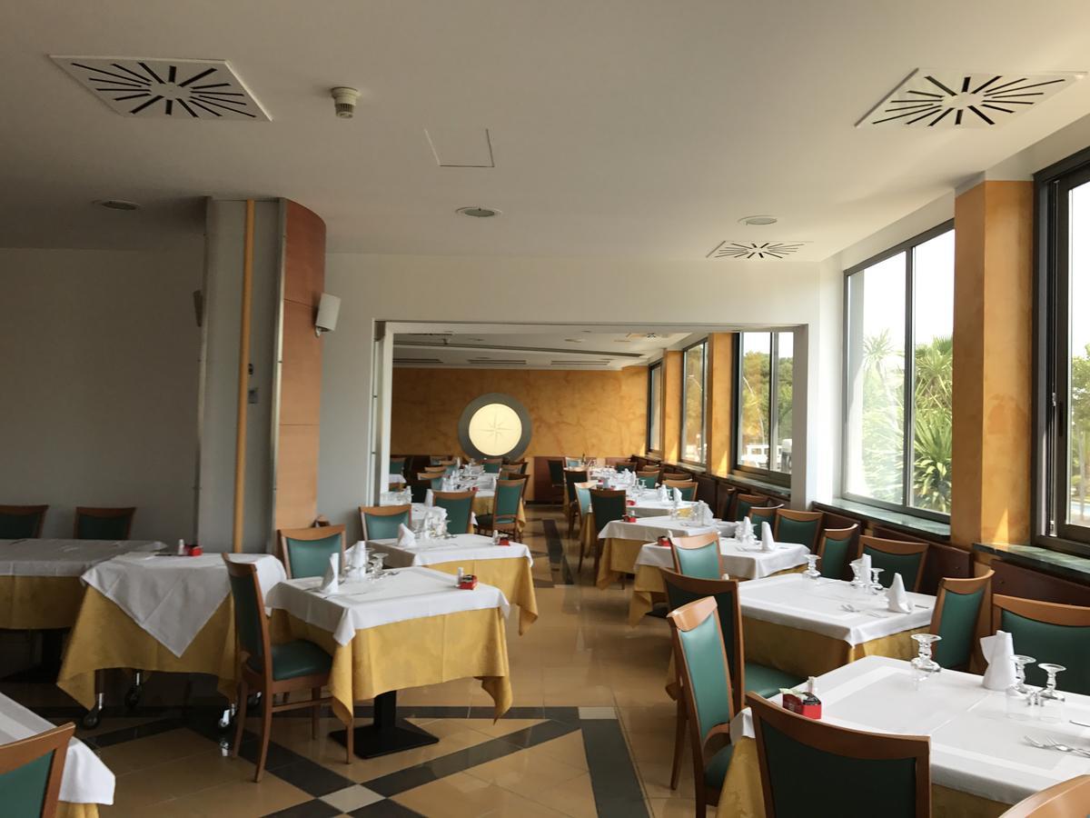 Hotel Atlas Alba Adriatica Bagian luar foto